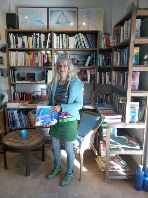 ria en libro azul mit bilder
